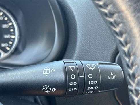 Used 2016 Jeep Renegade Limited AWD/4WD image 21