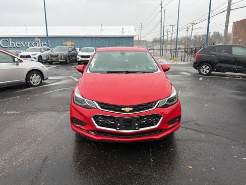 Used 2017 Chevrolet Cruze LT w/ Convenience Package image 2