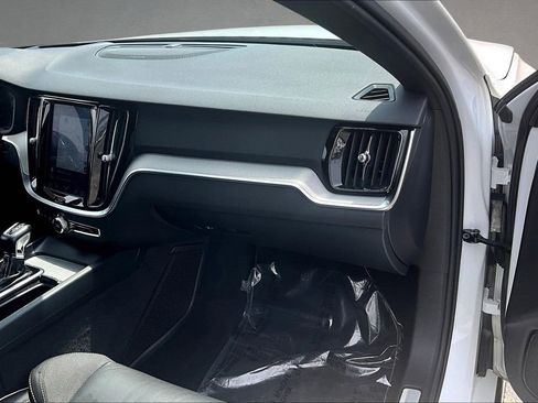 Used 2019 Volvo S60 T6 R-Design AWD/4WD image 26