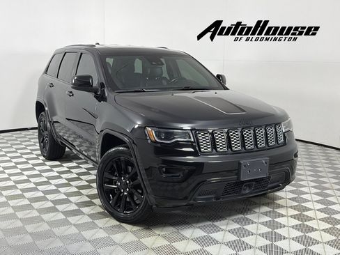 Used 2021 Jeep Grand Cherokee Laredo X AWD/4WD image 1