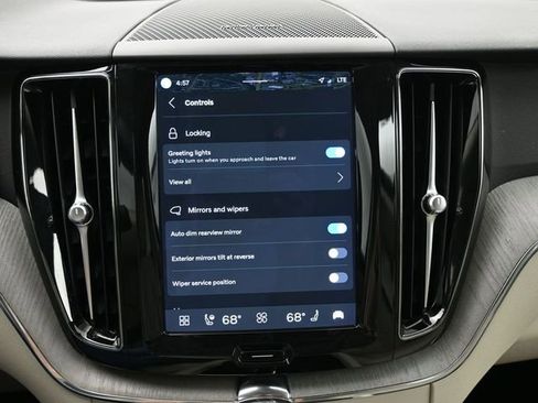 Used 2023 Volvo XC60 B5 Plus w/ Protection Package Premier image 18