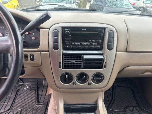 Used 2004 Ford Explorer Sport XLT image 16