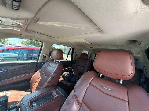 Used 2018 Cadillac Escalade Premium Luxury RWD image 15