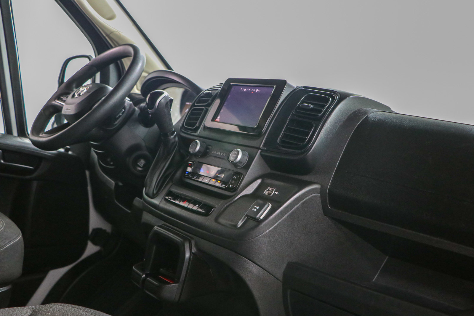 Used 2025 RAM ProMaster 2500 w/ Convenience Group FWD image 24
