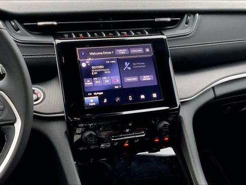 Used 2024 Jeep Grand Cherokee L Laredo image 12