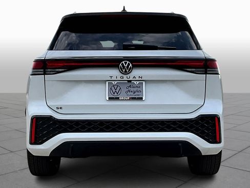 New 2026 Volkswagen Tiguan SE R-Line FWD image 4