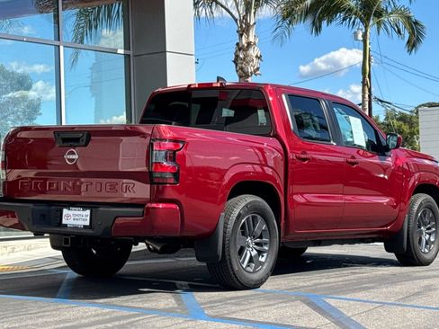 Used 2025 Nissan Frontier SV w/ SV Convenience Package image 5