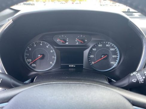 Used 2018 Chevrolet Equinox LT image 18