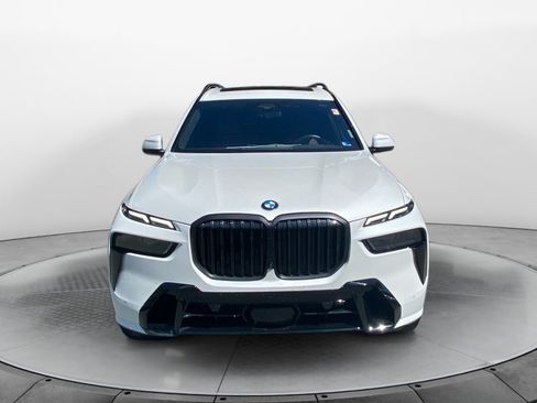 Used 2025 BMW X7 xDrive40i w/ M Sport Package AWD/4WD image 2