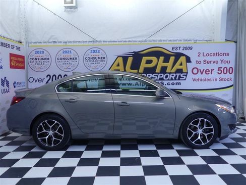 Used 2017 Buick Regal Sport Touring FWD image 28