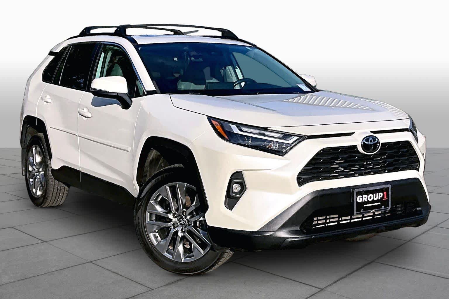 Certified 2022 Toyota RAV4 XLE Premium AWD/4WD image 3