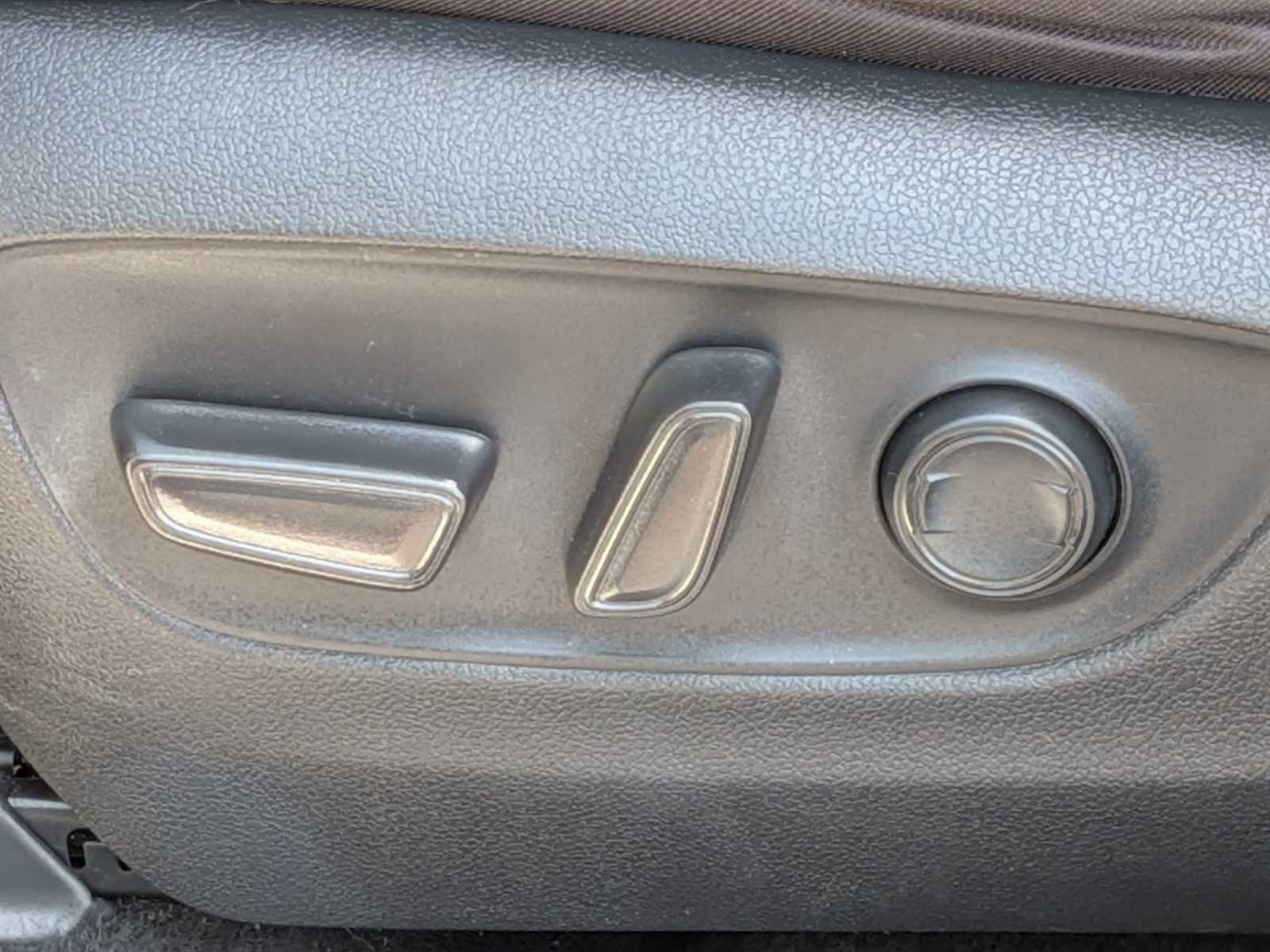 Used 2023 Toyota RAV4 XLE AWD/4WD image 16
