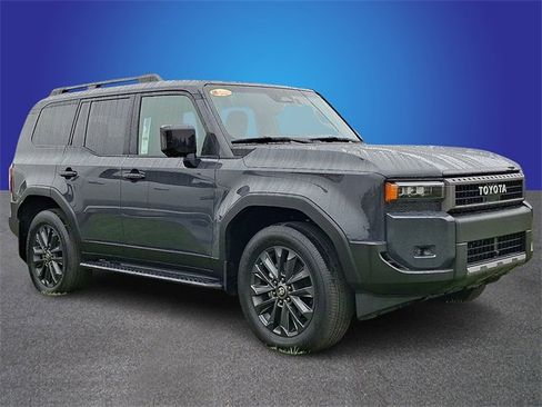 Used 2025 Toyota Land Cruiser image 3