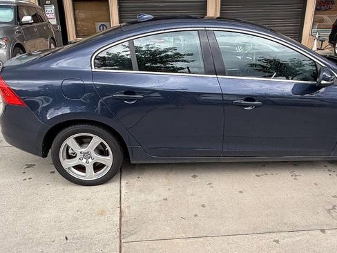 Used 2012 Volvo S60 T5 w/ Climate Pkg FWD image 18
