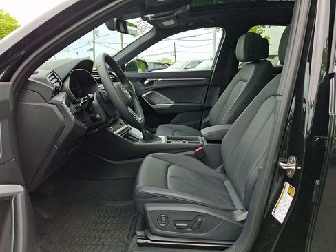 Certified 2025 Audi Q3 2.0T Premium Plus w/ Premium Plus Package AWD/4WD image 19