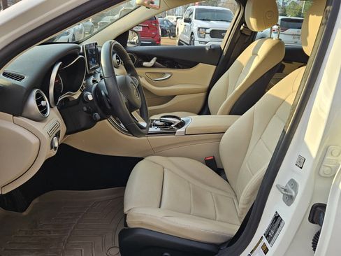 Used 2016 Mercedes-Benz C 300 Sedan image 3