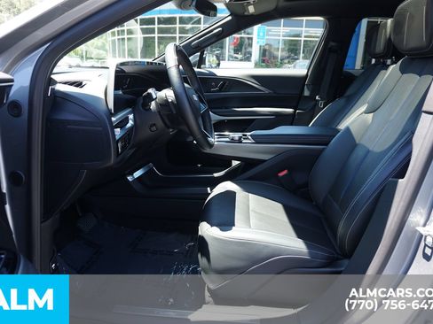 Used 2024 Cadillac Lyriq Luxury AWD/4WD image 22