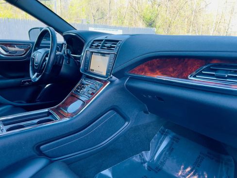 Used 2019 Lincoln Continental AWD w/ Equipment Group 500A image 17