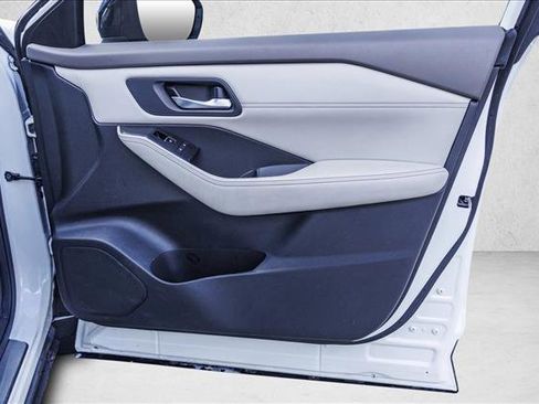 Used 2023 Nissan Rogue SL AWD/4WD image 30