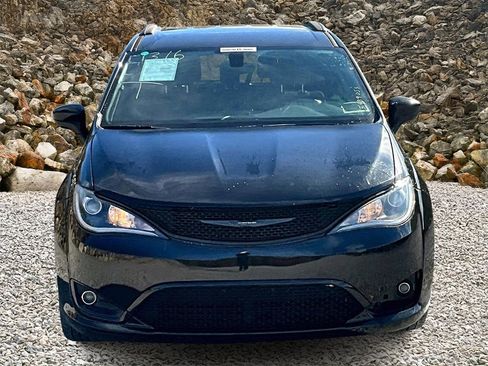 Used 2018 Chrysler Pacifica Touring Plus w/ S Appearance Package image 3