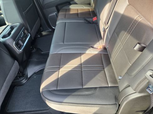 Used 2025 Chevrolet Silverado 1500 High Country w/ Technology Package image 16