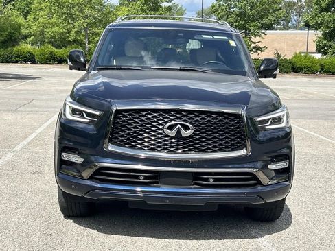 Used 2024 INFINITI QX80 Sensory AWD/4WD image 2