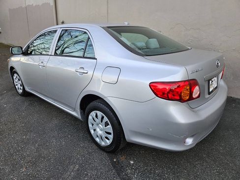 Used 2010 Toyota Corolla LE image 3