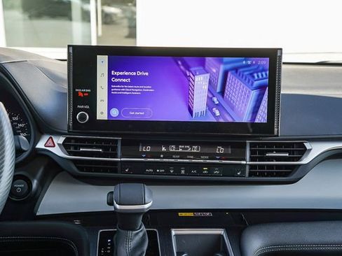 Used 2025 Toyota Sienna XLE w/ XLE Plus Package image 15