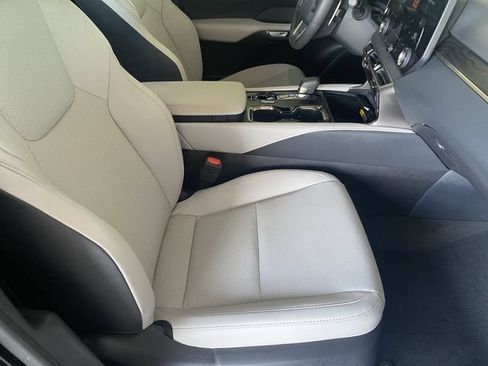 Used 2025 Lexus RX 350 Premium w/ Accessory Package (K3) FWD image 10