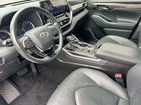 Used 2021 Toyota Highlander Platinum AWD/4WD image 10