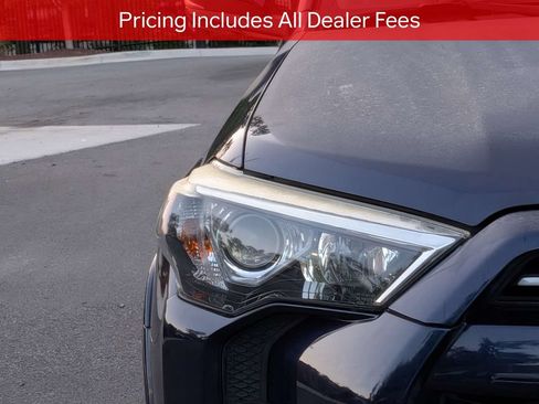 Used 2020 Toyota 4Runner SR5 Premium w/ Moonroof Package AWD/4WD image 11