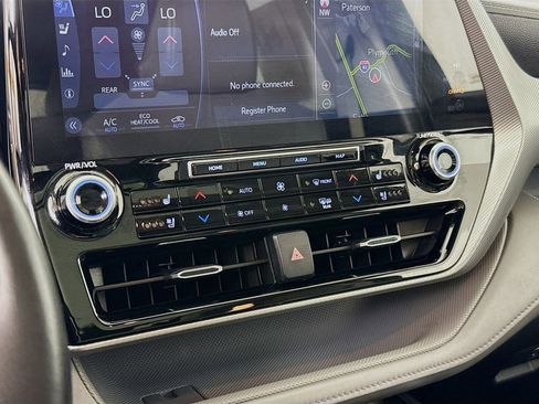 Certified 2020 Toyota Highlander Platinum AWD/4WD image 18
