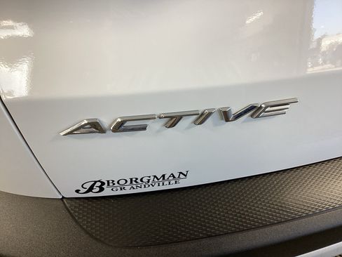 Used 2023 Ford Escape Active AWD/4WD image 32