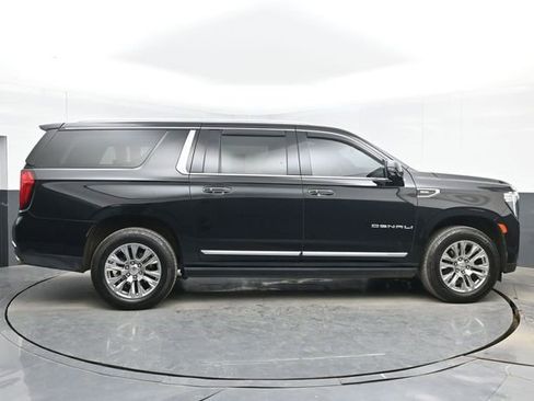 Used 2022 GMC Yukon XL Denali w/ Max Trailering Package AWD/4WD image 11