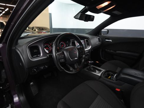 Used 2022 Dodge Charger R/T w/ Blacktop Package image 39