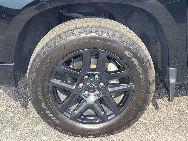 Used 2025 Chevrolet Silverado 1500 RST AWD/4WD image 16