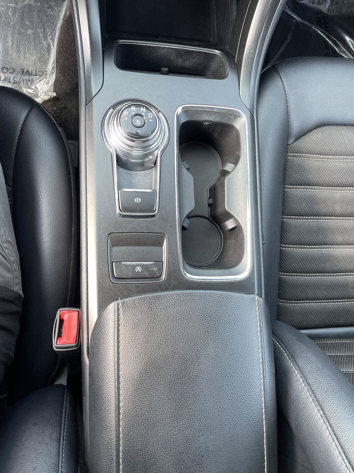 Used 2018 Ford Fusion SE w/ Equipment Group 201A FWD image 26