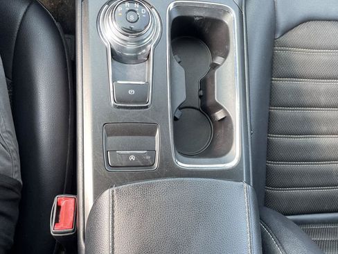 Used 2018 Ford Fusion SE w/ Equipment Group 201A FWD image 26