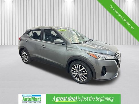 Used 2023 Nissan Kicks SV FWD image 1