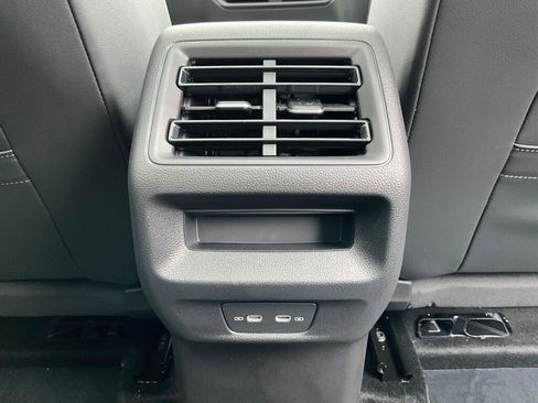 New 2026 Volkswagen Tiguan SE image 15