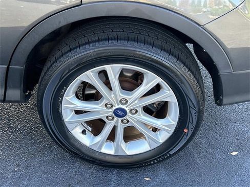 Used 2017 Ford Escape SE image 13