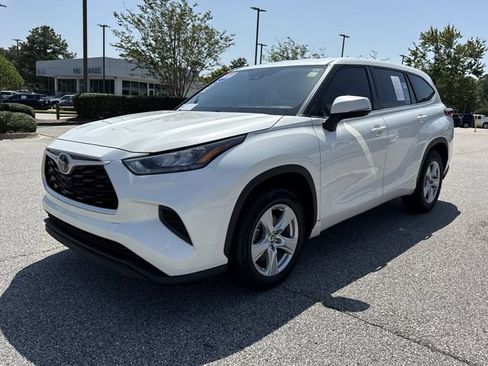 Used 2020 Toyota Highlander L FWD image 7