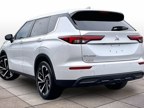 Used 2022 Mitsubishi Outlander ES AWD/4WD image 11