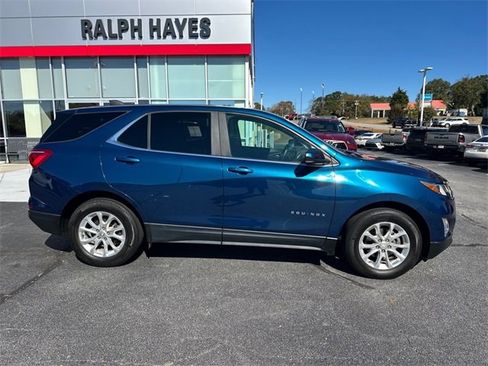 Used 2021 Chevrolet Equinox LT image 2