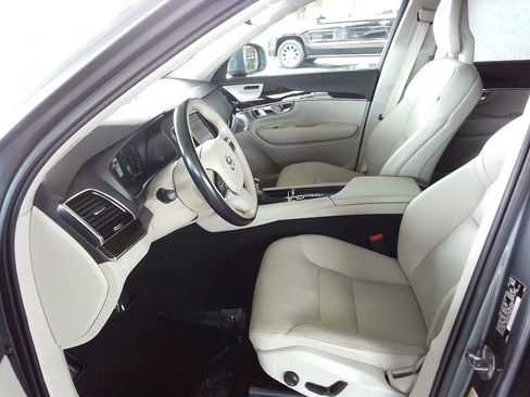Used 2017 Volvo XC90 T6 Momentum w/ Vision Package AWD/4WD image 17