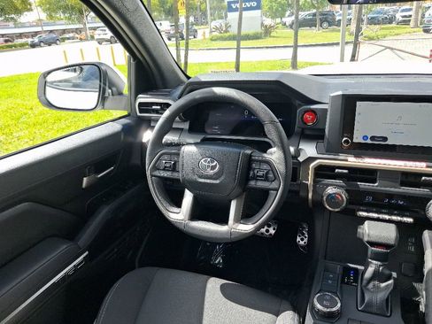 Used 2025 Toyota Tacoma TRD Sport RWD image 10