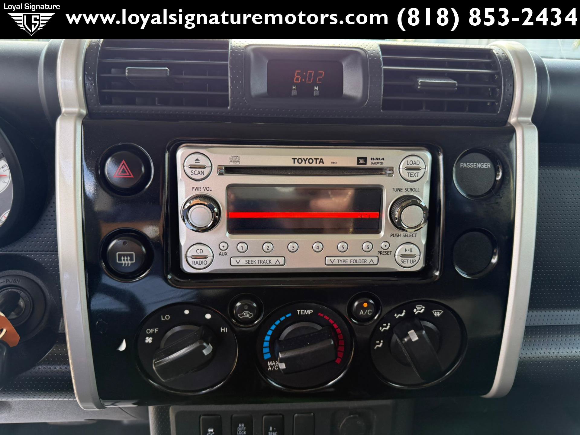 Used 2014 Toyota FJ Cruiser 4WD w/ Upgrade Package image 24