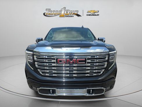Used 2025 GMC Sierra 1500 Denali w/ Technology Package AWD/4WD image 2