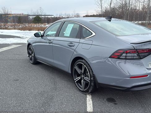 Used 2023 Honda Accord Sport image 9