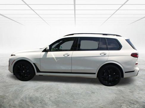 Used 2025 BMW X7 xDrive40i w/ M Sport Package image 6